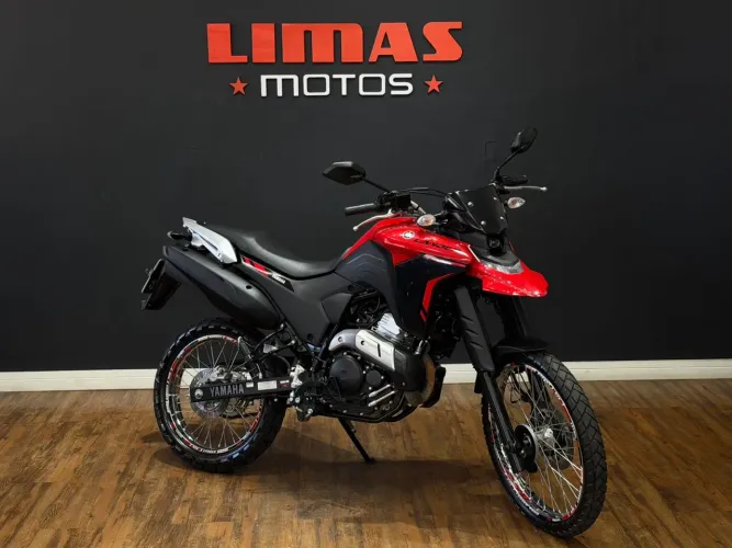 Lander 250 Vermelha 2025 ABS BlueFlex - Apenas 2.800 KM.