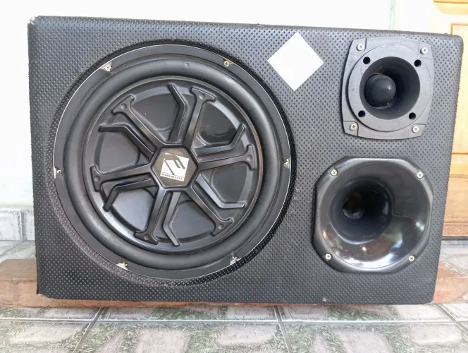 Caixa trio 200W
