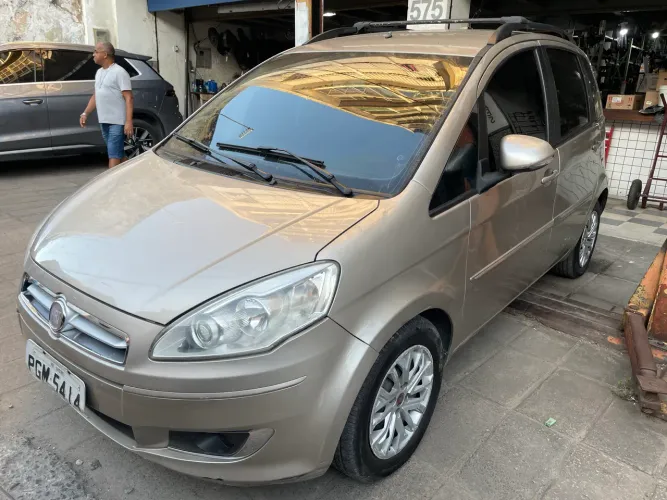 Fiat Idea Attractive 1.4 Fire Flex 8V 5P 2014