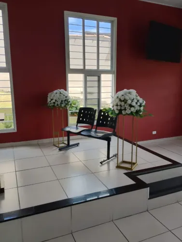Buquê de noivas e arranjos florais