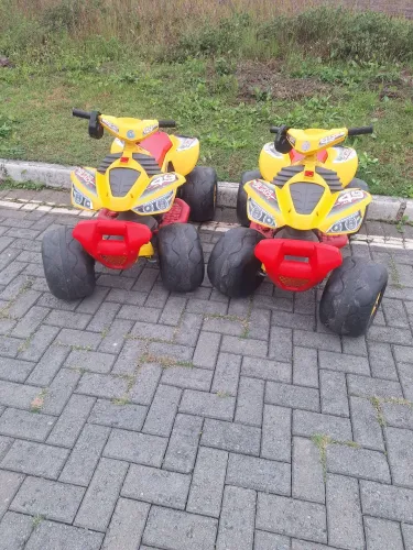 Quadriciclo infantil elétrico Bandeirantes 12 V