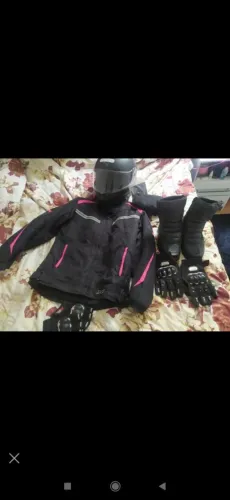 Kit motoqueira jaqueta bota luva e capacete 