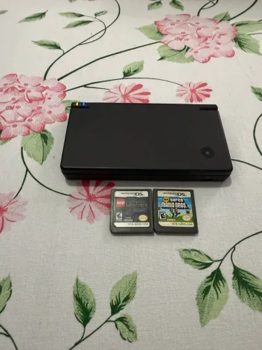 Nintendo DSi desbloqueado + 2 jogos originais