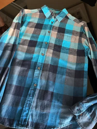 Camisa flanelada xadrez azul e preta 
