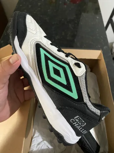 Chuteira society Umbro Pro