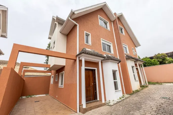 Sobrado em SANTA FELICIDADE com 116,54m²
