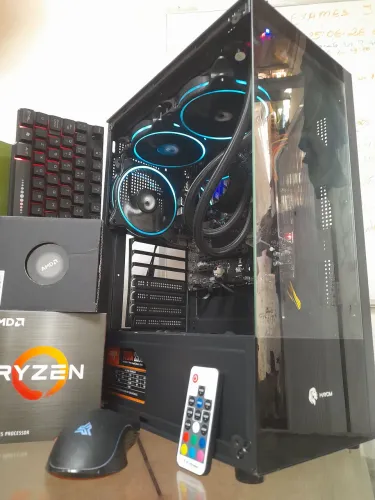 PC Gamer RYZEN 5 8500G AM5 RAM DDR5 4800MHZ Radeon 740M + SSD 360GB + Water cooler 240mm