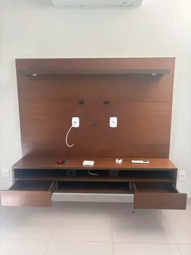 Conjunto rack e painel para TV