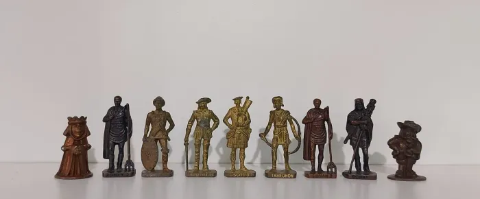 9 Miniaturas de metal Kinder Ovo Anos 80/90