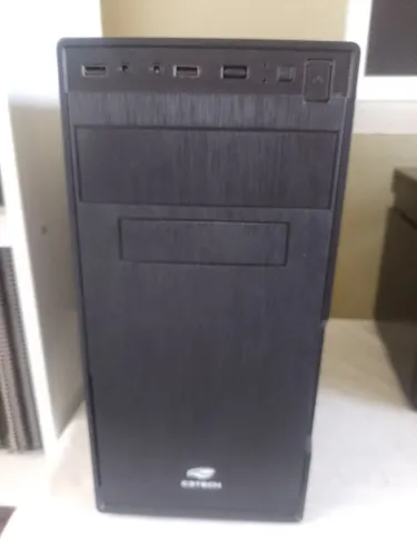 Gabinete com CPU Core i3 
