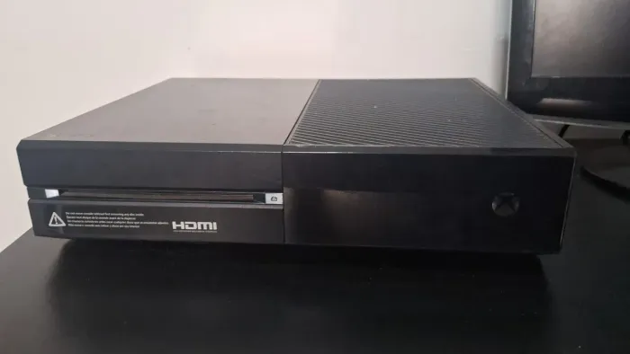 Xbox One Fat 512GB-Usado em Exelente estado-Detalhes na descrição 