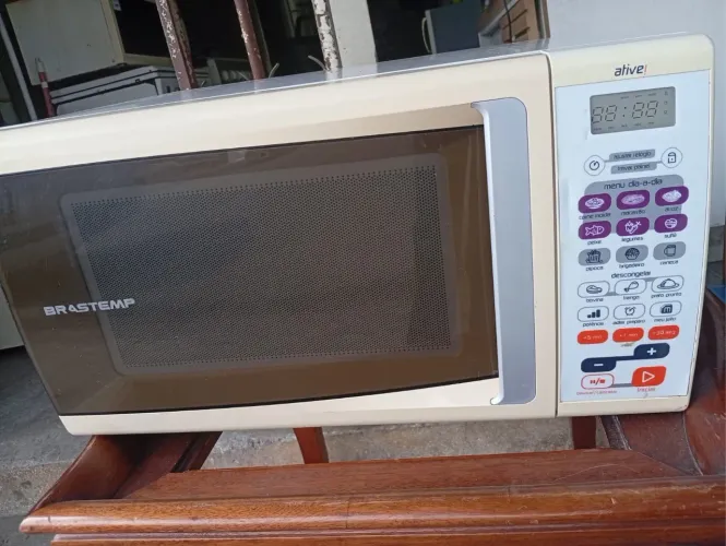 Microondas  Eletrolux 30litros  em ótimo estado e funcionamento