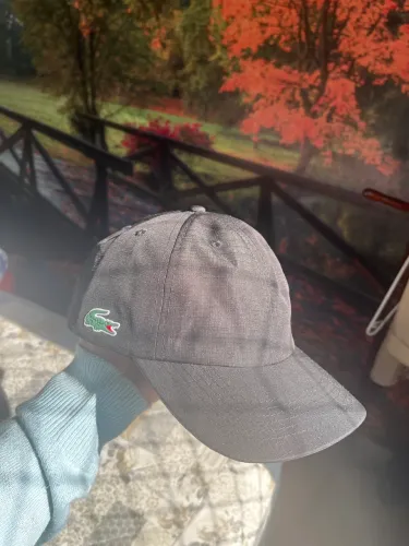 BONÉ LACOSTE 2026