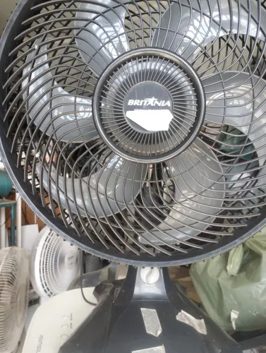 Vende-se Ventilador Britânia 40 centímetros Preto