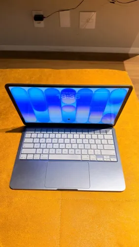 MacBook Neo Apple 13"Chip A18 Pro CPU de 6 núcleos GPU de 5 núcleos 512GB Touch ID