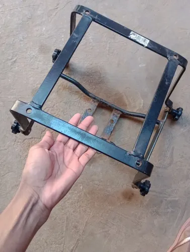 Suporte de baú para moto Fan 125, com todas as peças, bem conservado