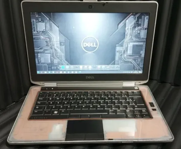 Notebook Dell Core i5 2 gr- SSD120GB em Alumínio com partes translúcidas