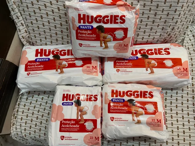 Fralda Huggies Pants tamanho M