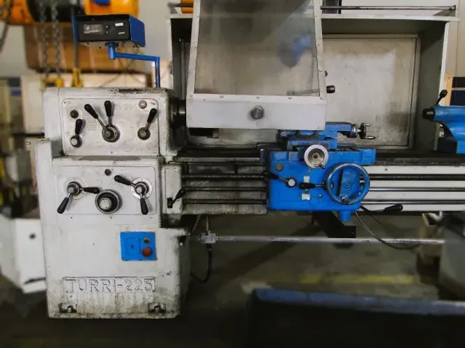 Torno mecânico Turri 225