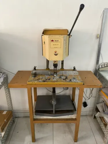 Furador elétrico 110 w aceita troca em algo do meu interesse 