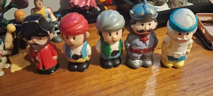 Coleção Antigos Bonecos