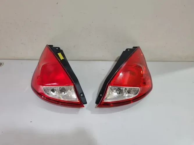 Par de Lanterna New Fiesta Hatch 2013/2014/2015/2016/2017/2018/2019