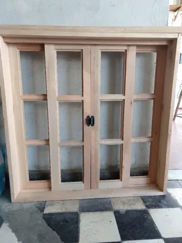 Janela de madeira 4 folhas 1x1m