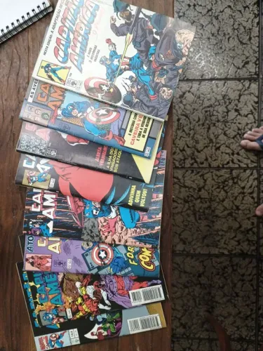 Lote de 6 Revistas do Capitão América - Edições Clássicas