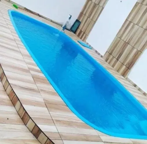 Piscina de fibra.