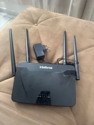 Roteador 5g Intelbras com 4 antenas