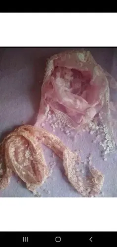 Lenços de renda delicados 