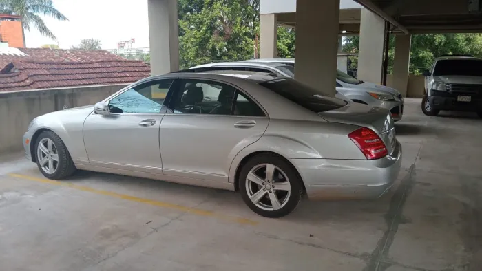 Mercedes benz S550 5.1 Nave liquido