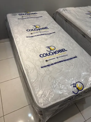 Cama de solteiro com box