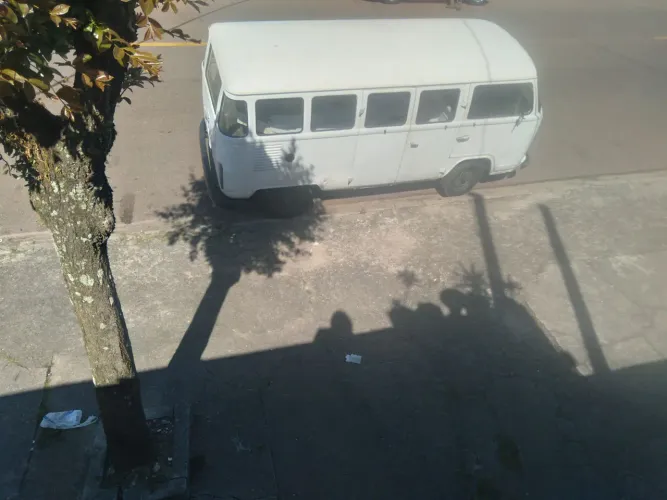 Vendo Kombi ano 80 motor 1600 novo com alguns detalhes na lata