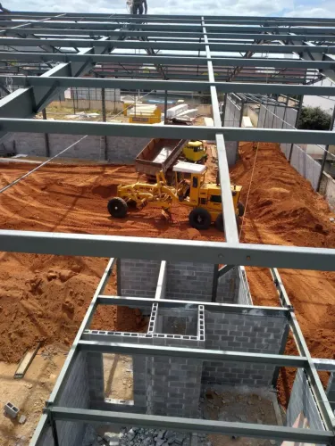 Construção de Galpão - Estrutura Metálica ou Pré-Moldado