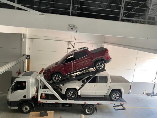 Mercedes bens plataforma - IMPECÁVEL 