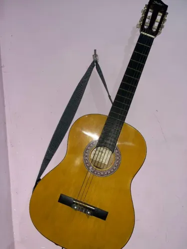 Vende se Violão