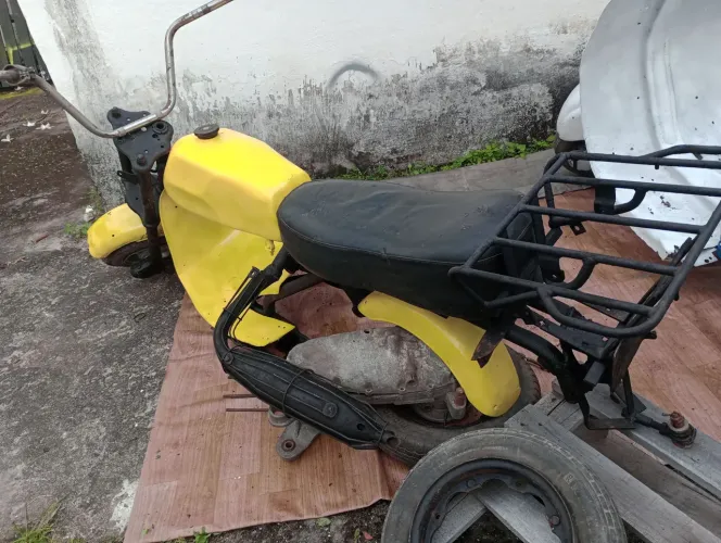 Lambretta Xispa antiga - Peças e acessórios