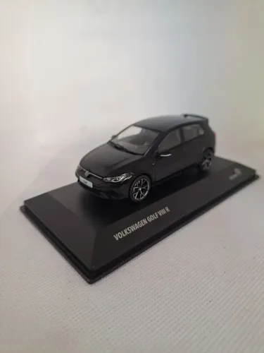 Miniatura VW Golf VIII R - Escala 1/43 - Solido