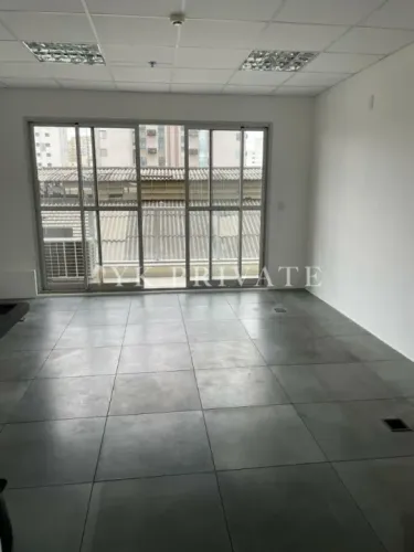 Sala Comercial/ Barra Funda/ Av. Marques de São Vicente / 38m²/ 1 banheiro/ 1 vaga