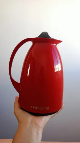 Garrafa Térmica Vermelha Unitermi e porta filtro