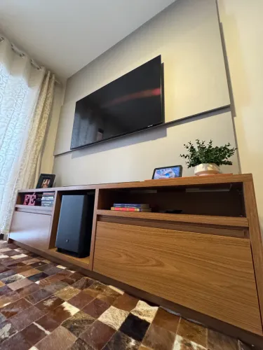 PAINEL DE TV COM RACK 100% MDF PROJETADO