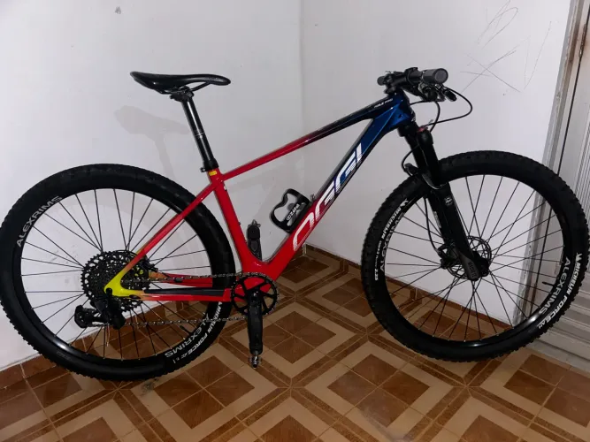 MOUNTAIN BIKE CARBONO OGGI AGILE PRO - ARO 29- DISPENSO CURIOSOS