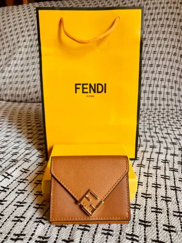 carteira fendi original em couro marrom