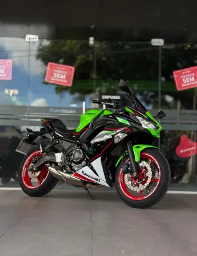 Kawasaki Ninja 650 KRT 2022