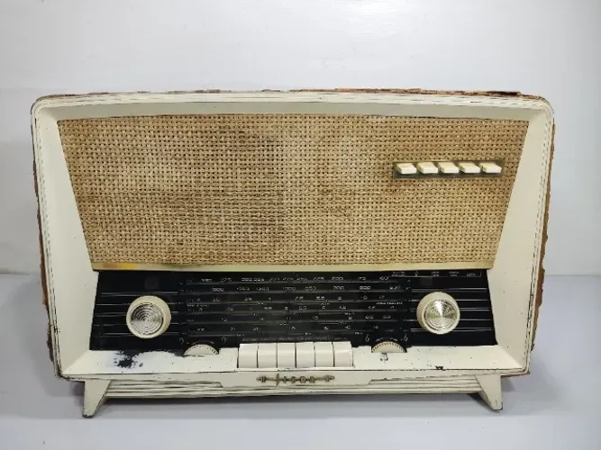 *LEIA a Descrição*Rádio Antigo Siera Raro Retro Vintage R8s (Usado)