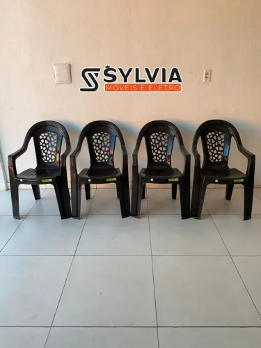Cadeiras de Plástico com braço