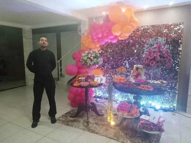 garçons e churrasqueiros a 150 reais