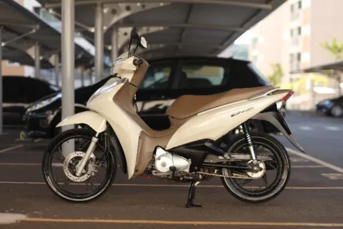 Honda Biz com apenas 15mil km