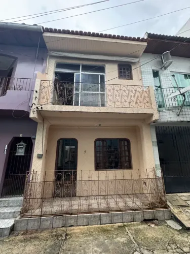 Vende Casa no Guamá em Conjunto Fechado